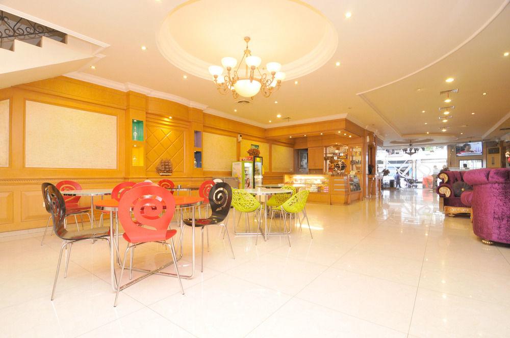 Hotel Maricaya Makassar Bagian luar foto
