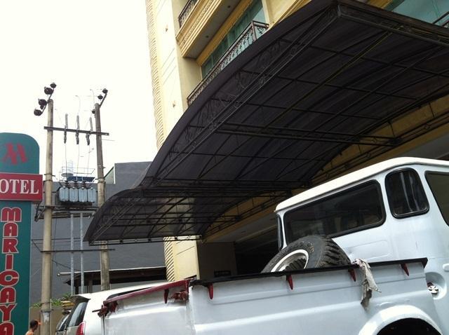 Hotel Maricaya Makassar Bagian luar foto